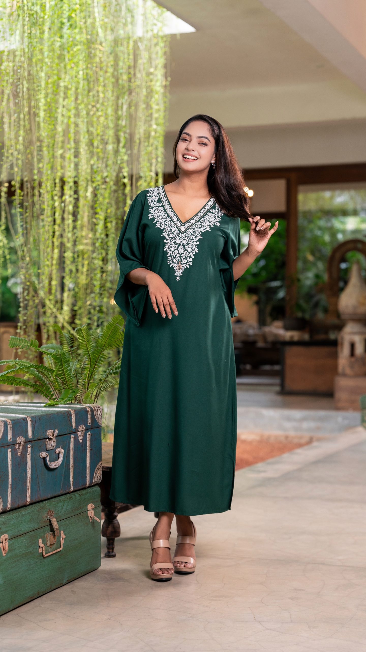 Embroidered High-Low Bell Sleeved Maxi Dress - Image 4