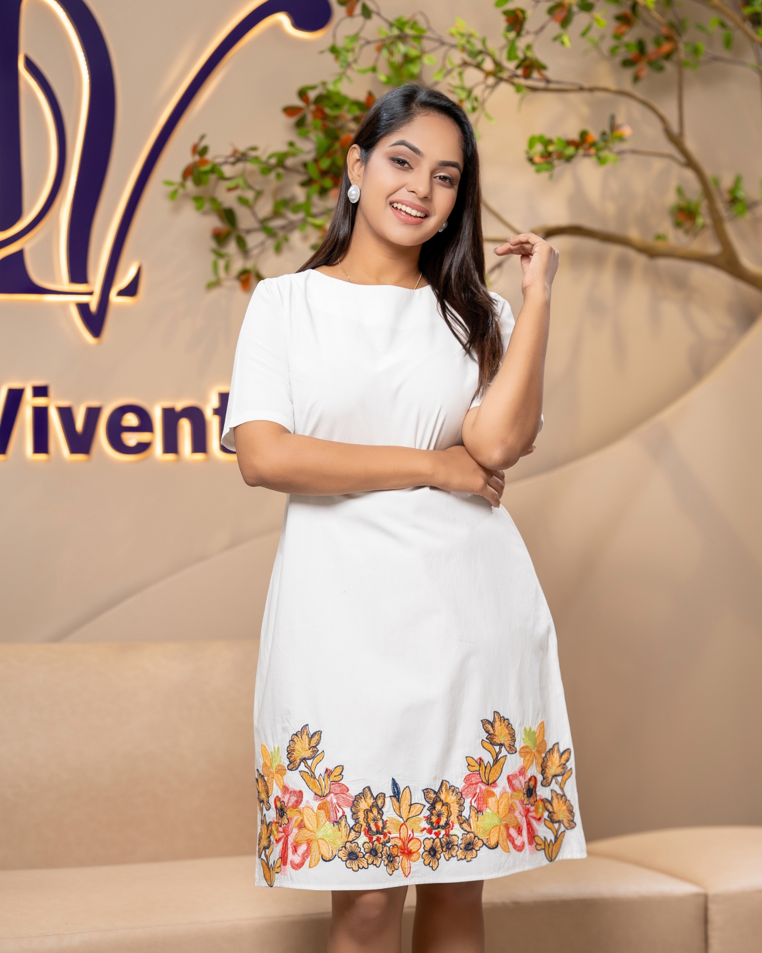 Floral Embroidery Detail Short Dress - Image 2