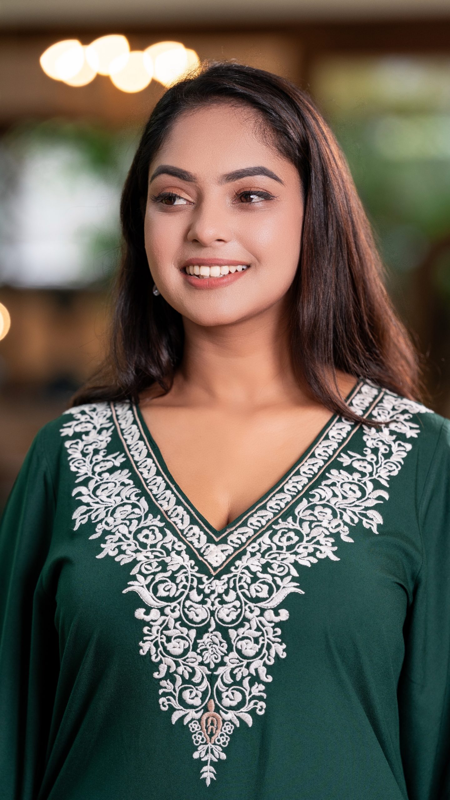 Embroidered High-Low Bell Sleeved Maxi Dress - Image 3