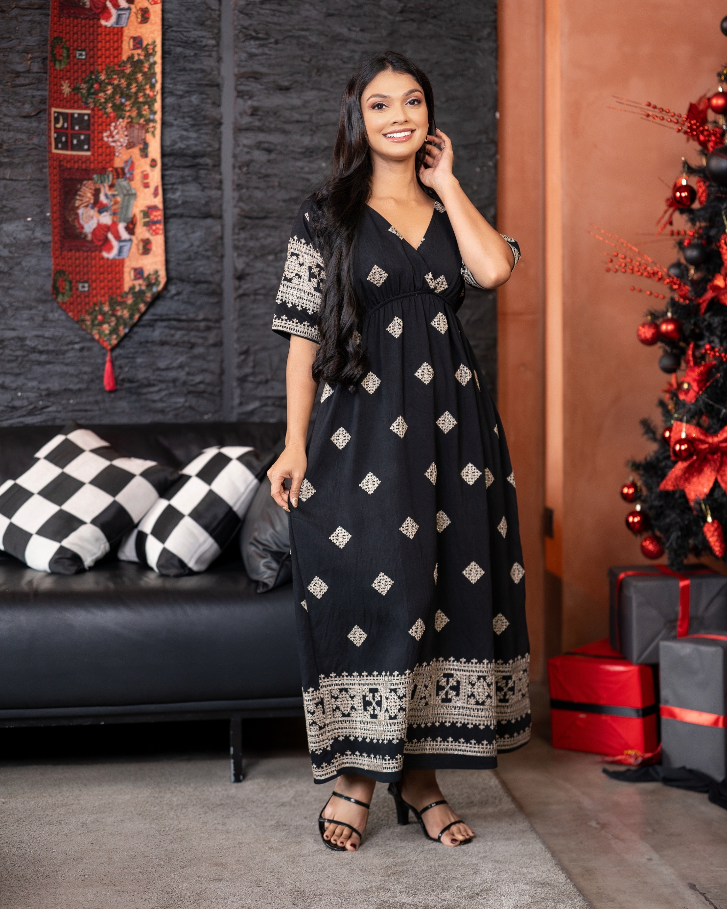 Metallic Embroidered Empire Waist Detail Maxi Dress - Image 3