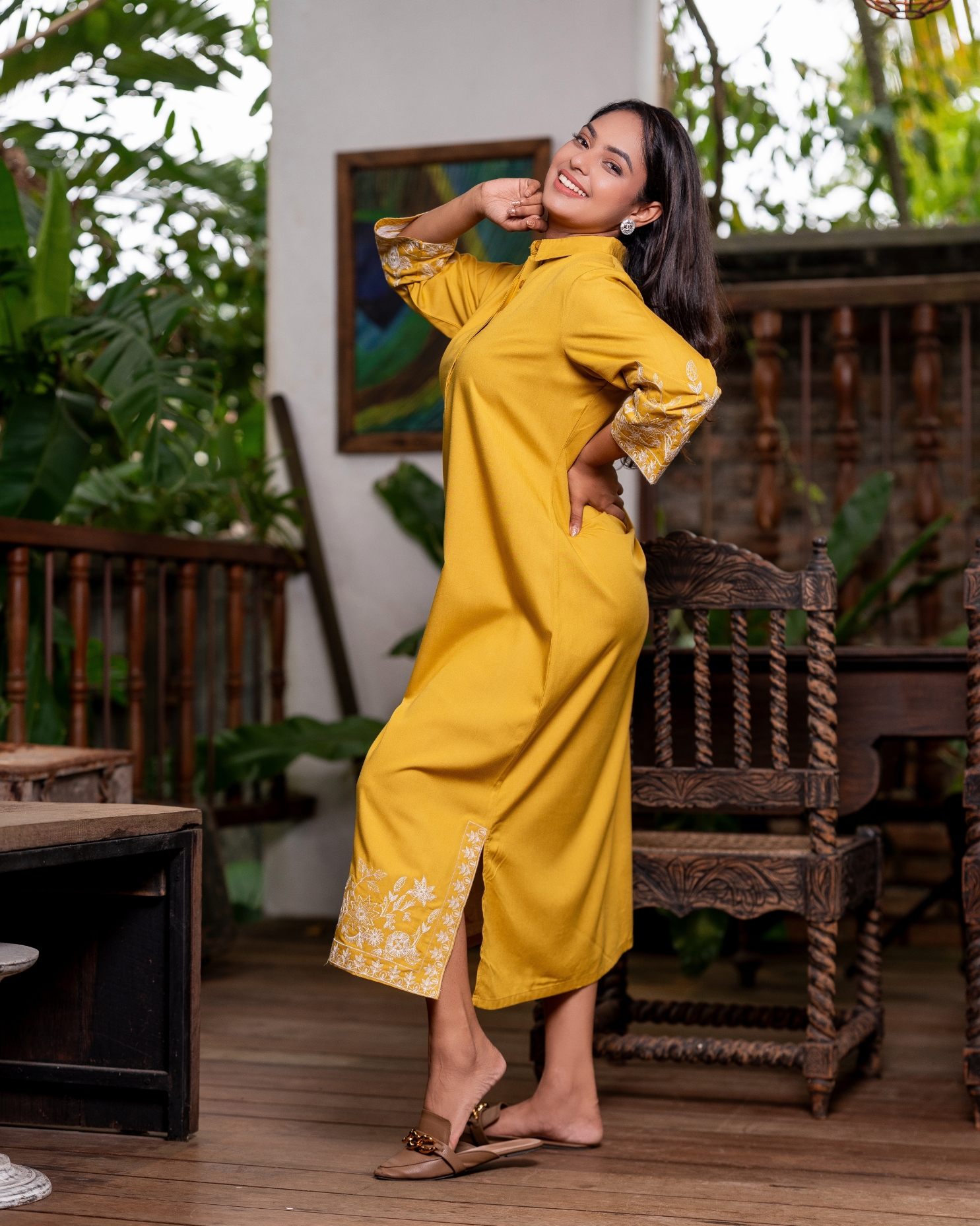 Embroidered Side Slit Detail Midi Shirt Dress - Image 5