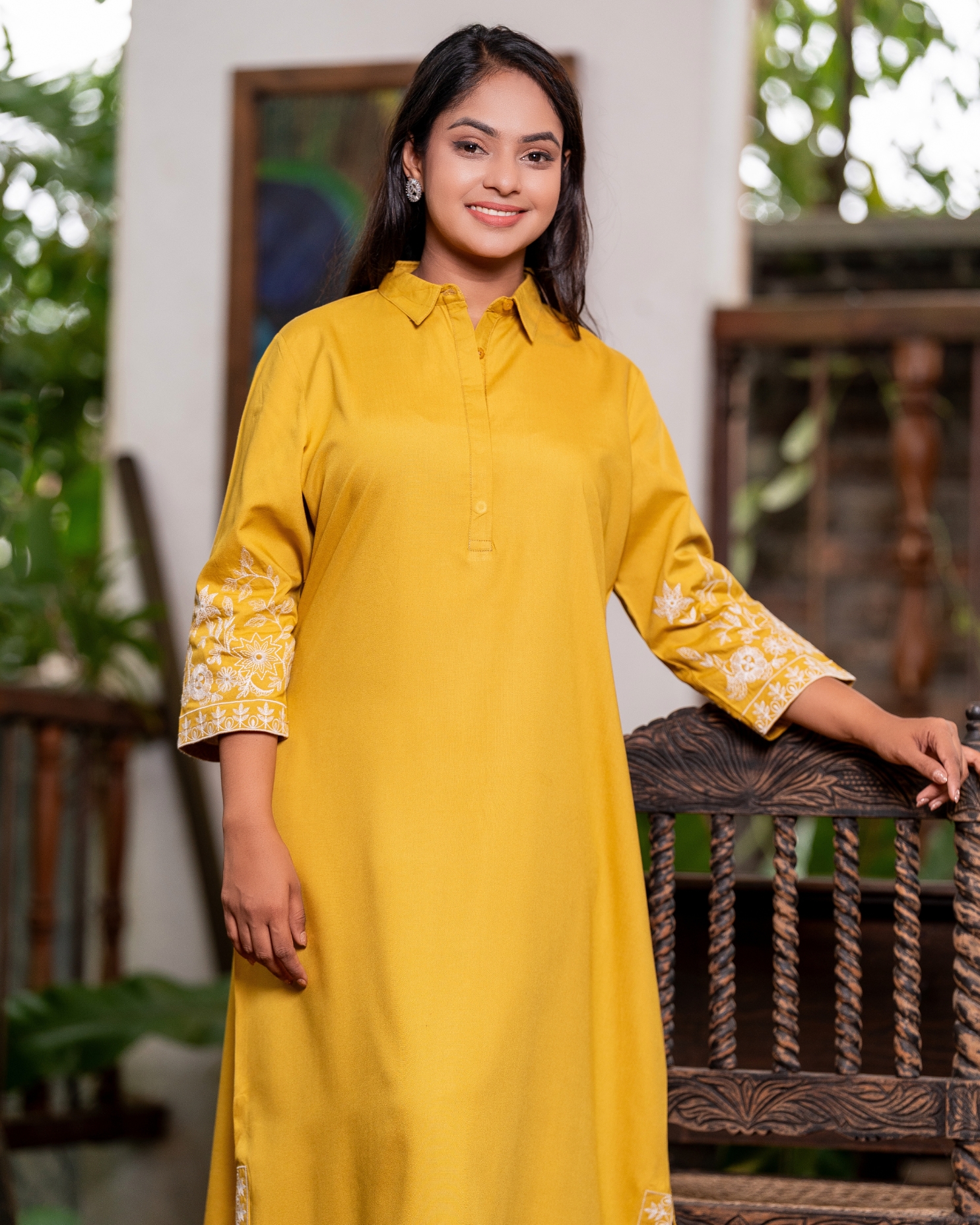 Embroidered Side Slit Detail Midi Shirt Dress - Image 2