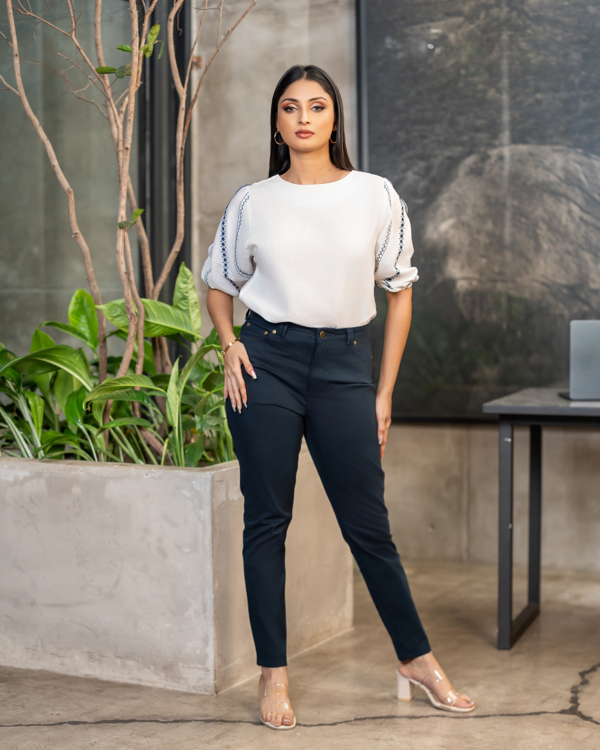 Rivet Detailed Pencil Cut Pant - Image 12