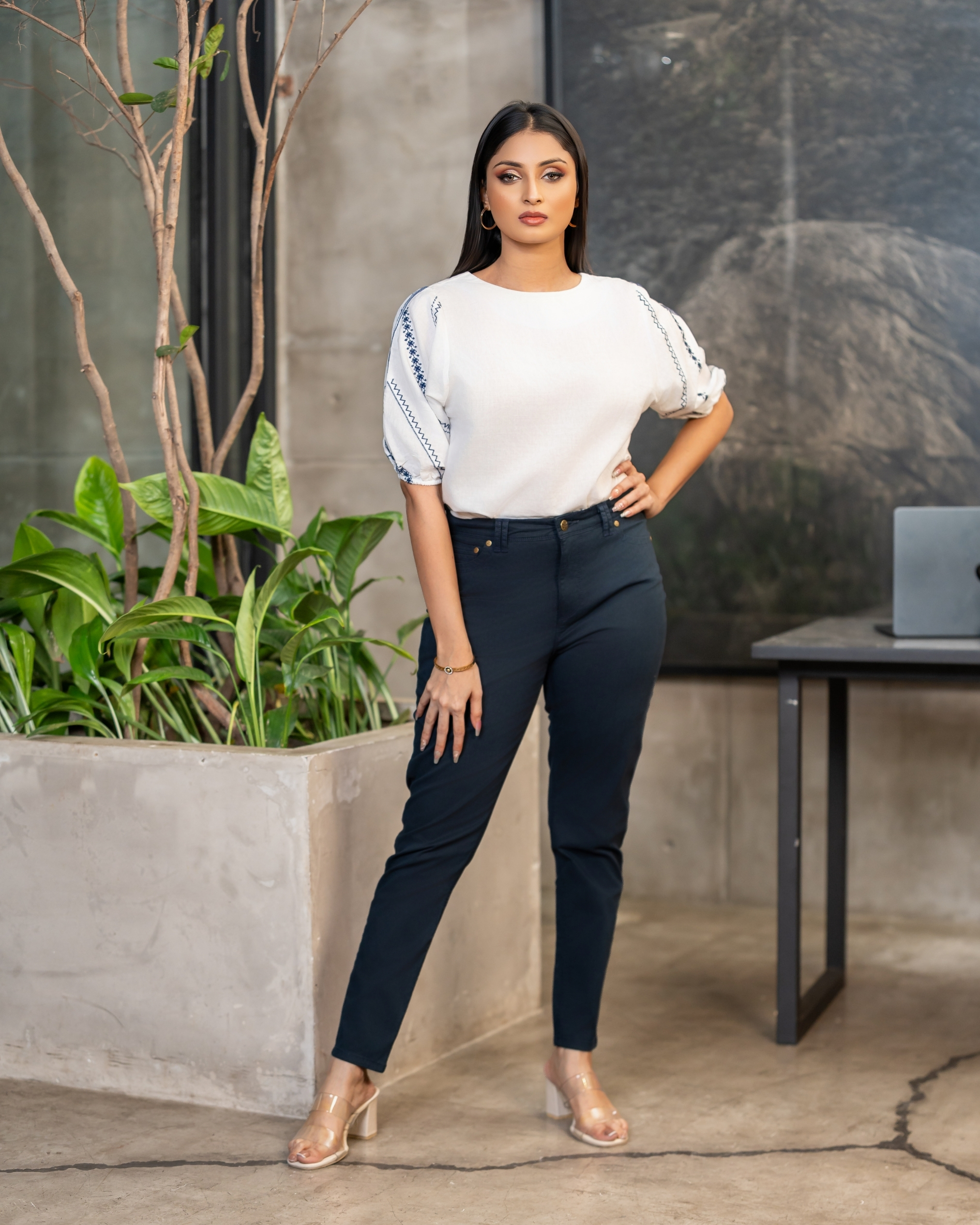 Rivet Detailed Pencil Cut Pant - Image 3