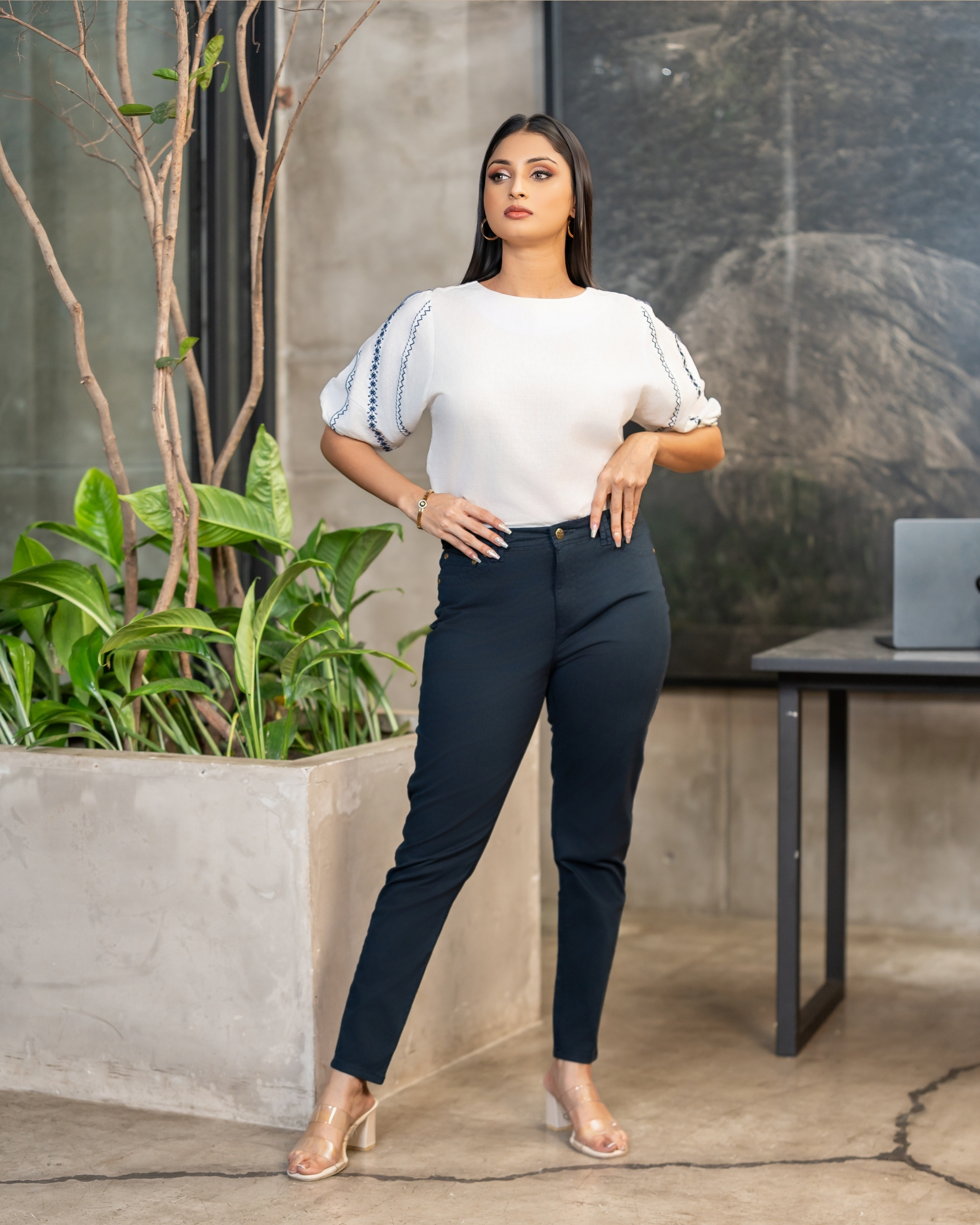 Rivet Detailed Pencil Cut Pant - Image 11