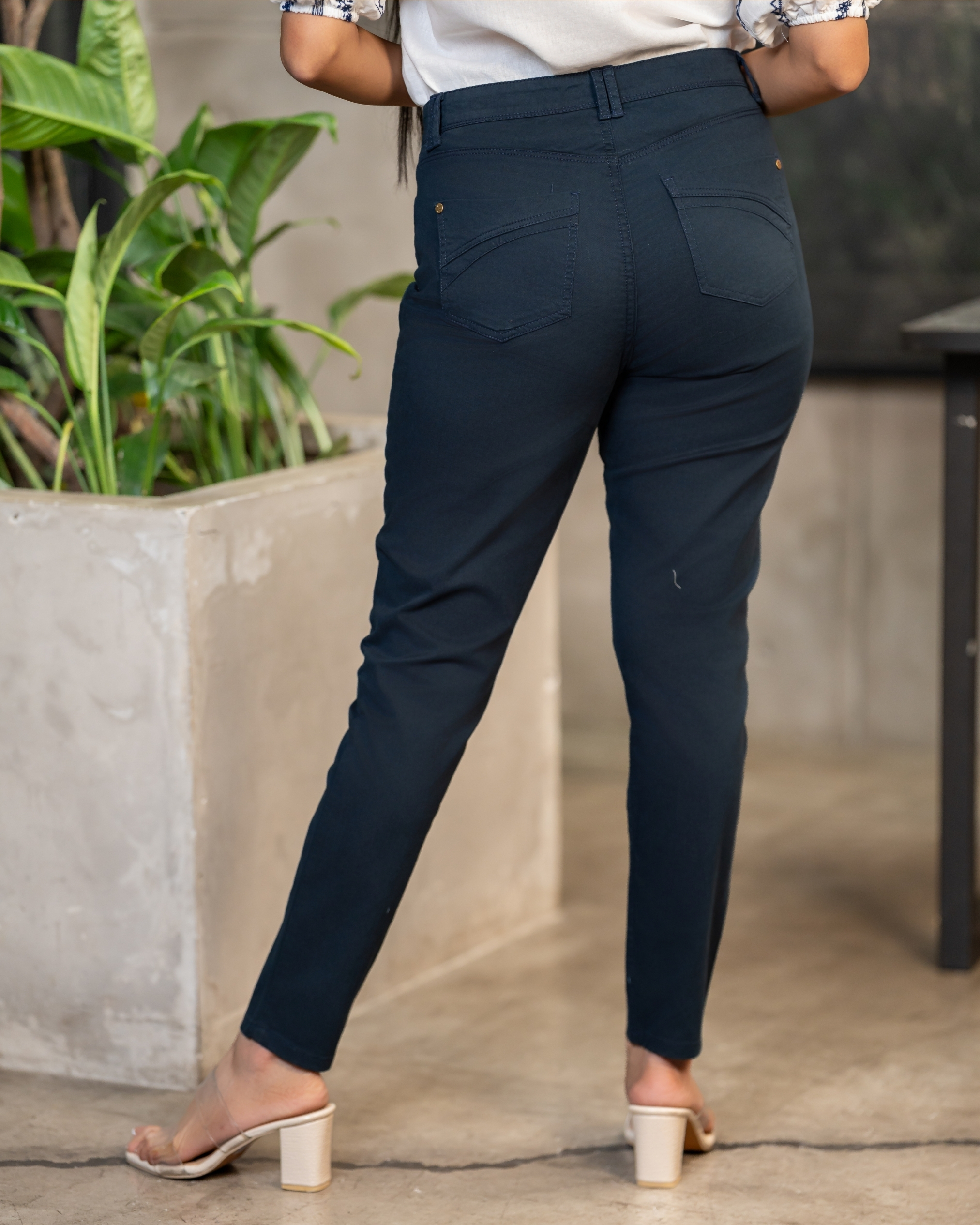 Rivet Detailed Pencil Cut Pant - Image 14