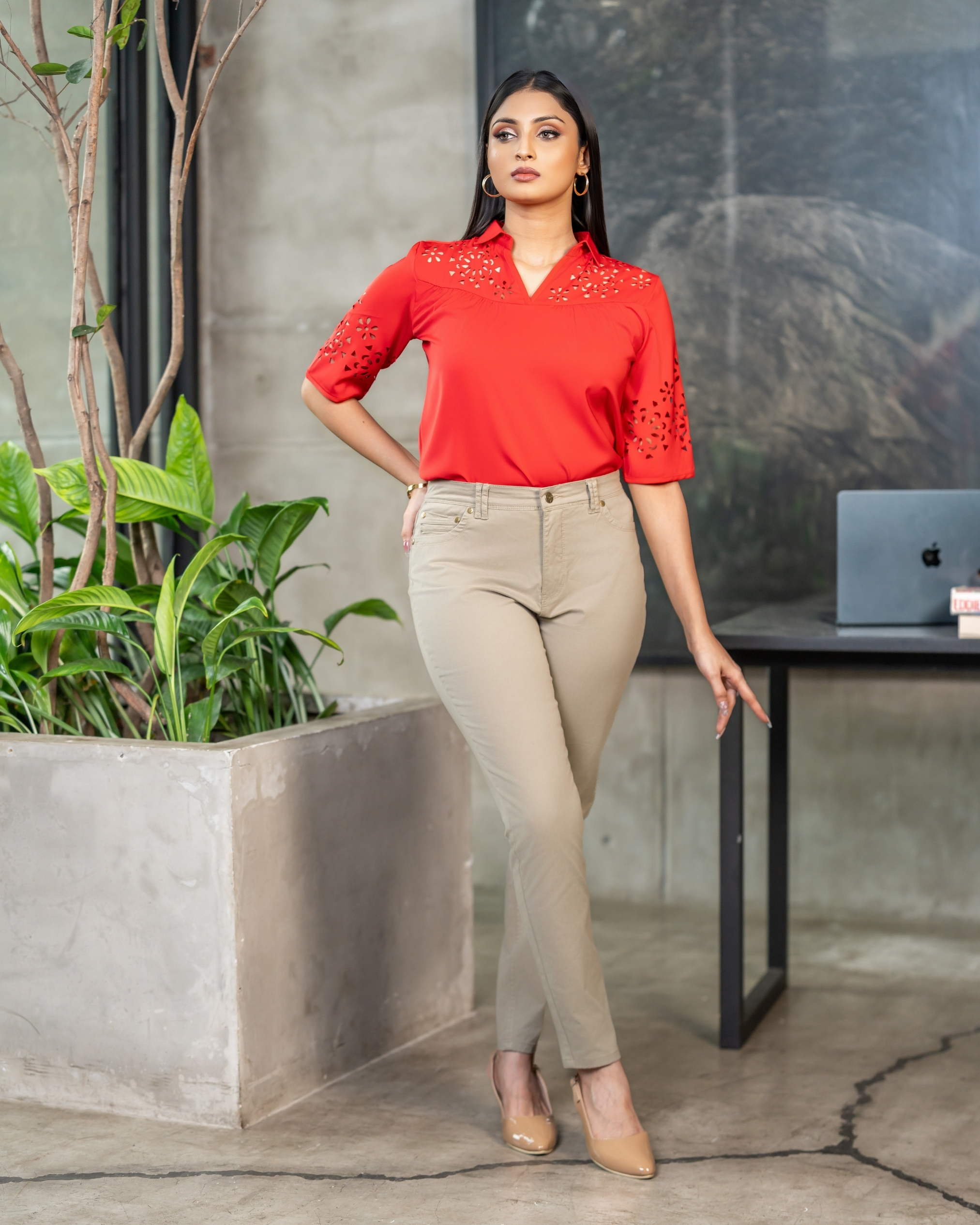 Rivet Detailed Pencil Cut Pant - Image 2