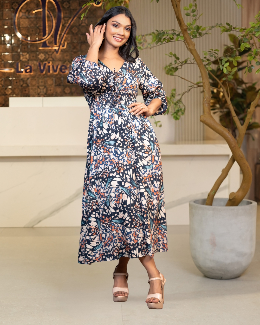 Abstract Patterned Waist Gather Detail Midi Dress - Image 3