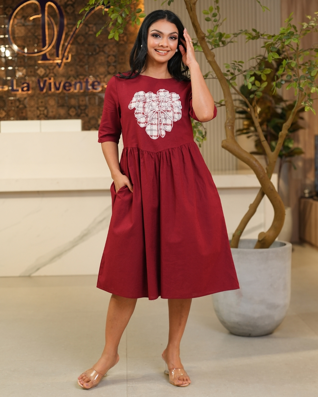 Applique and Pearl Work Detail V-Waist Short Dress - Image 5