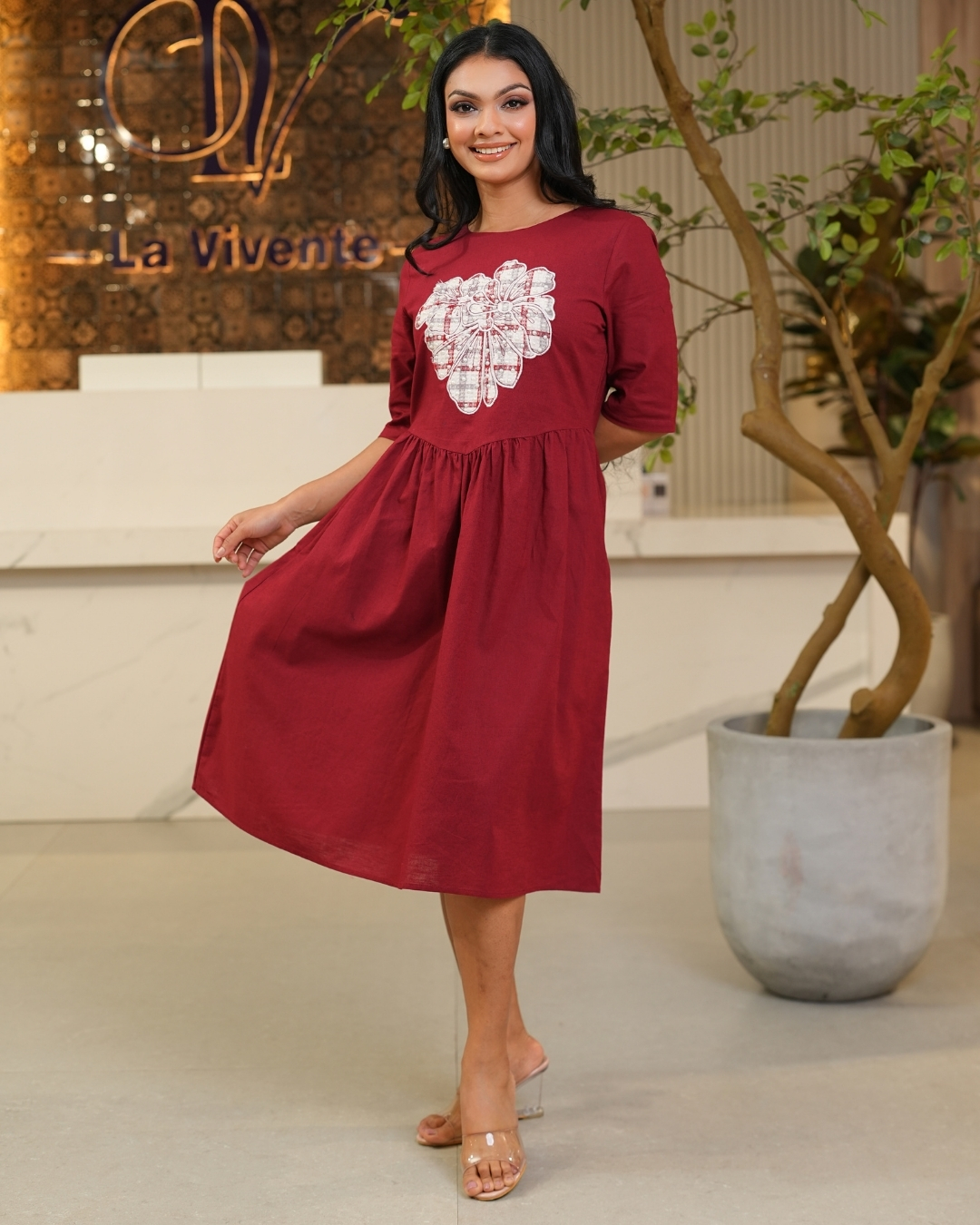 Applique and Pearl Work Detail V-Waist Short Dress - Image 6