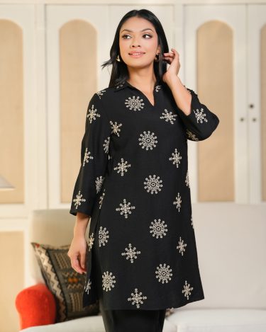 Geometric Embroidered Kurta