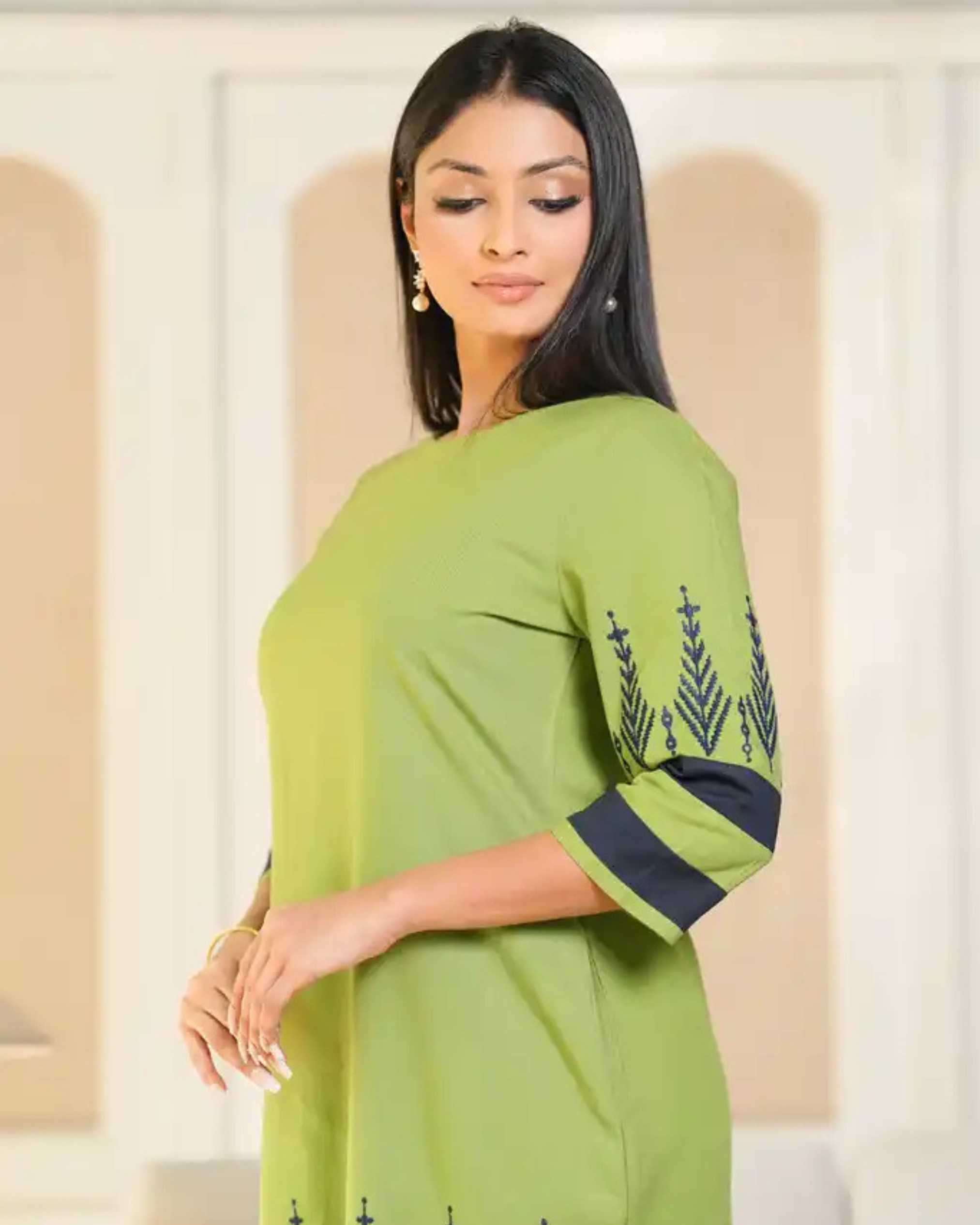 Geometric Embroidered Contrast Detailed Short Dress - Image 6