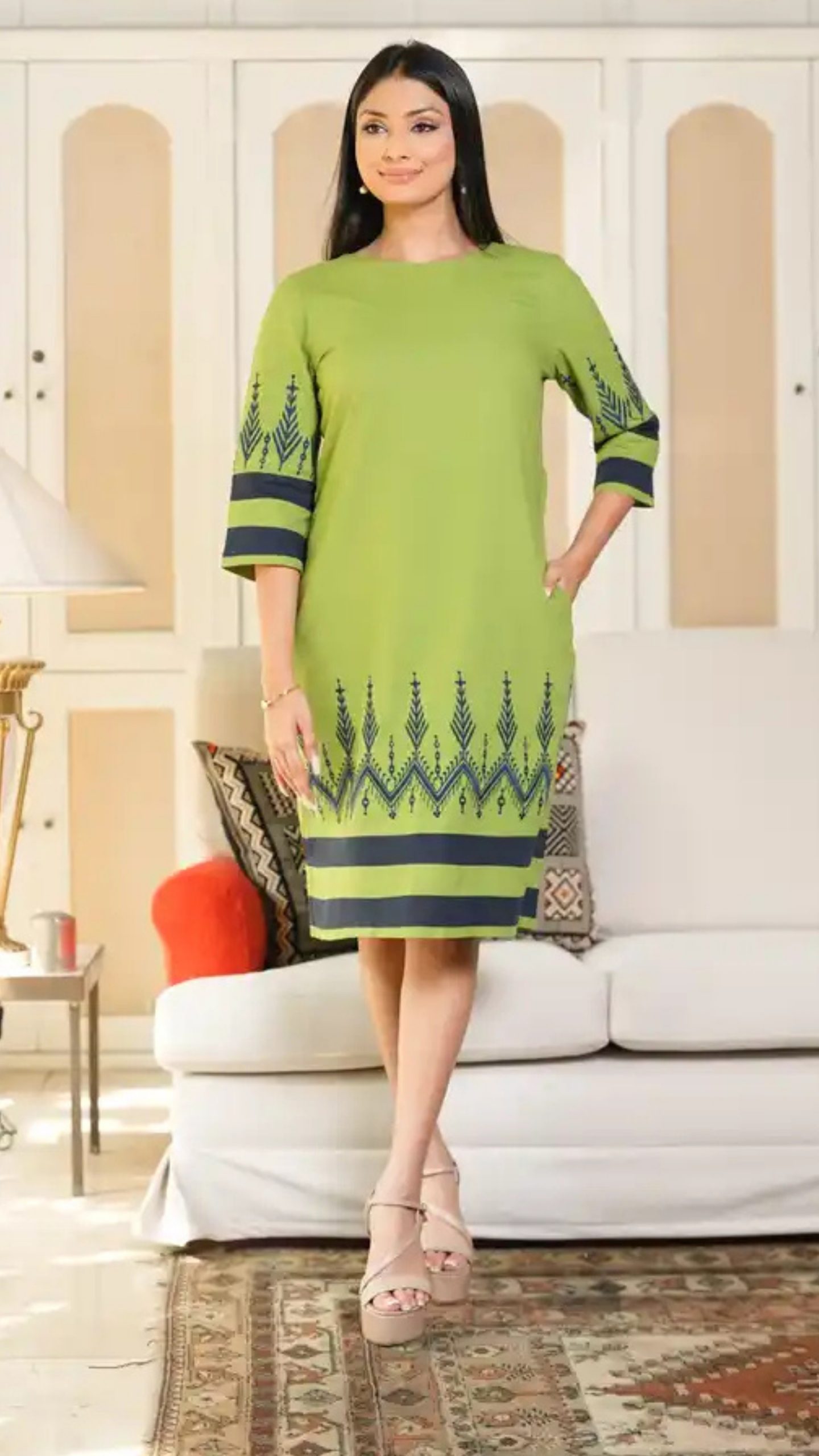 Geometric Embroidered Contrast Detailed Short Dress - Image 4