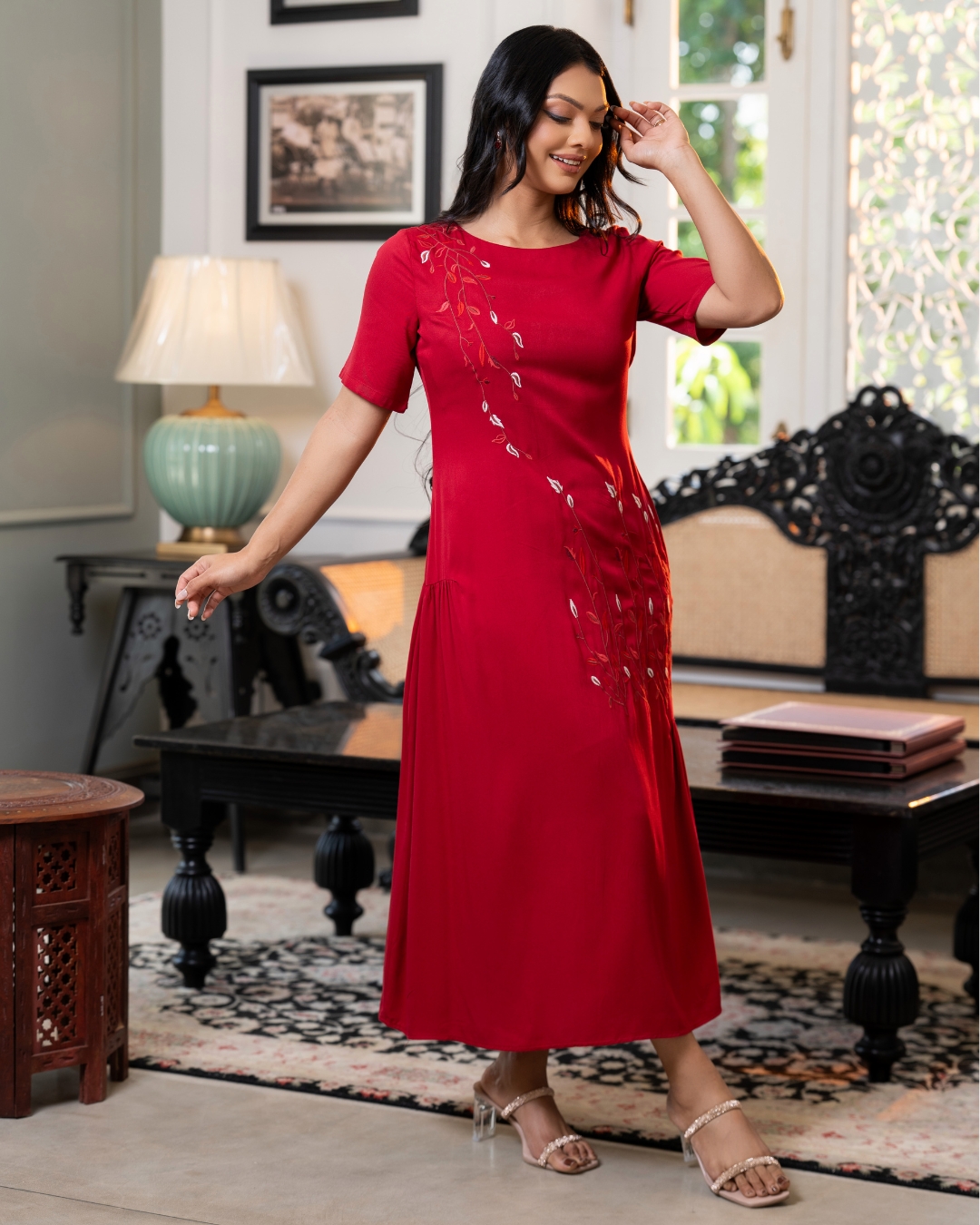 Embroidered Gather Detail Midi Dress - Image 3