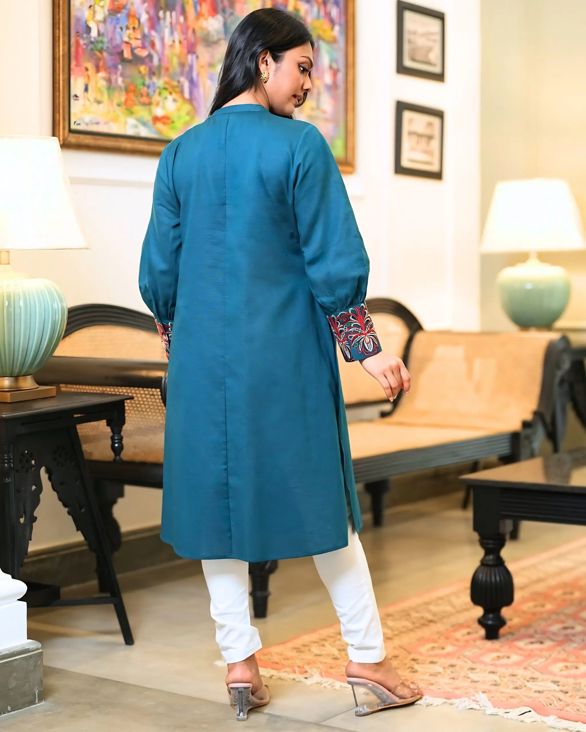 Floral Motif Embroidery Detail Kurta Top - Image 6