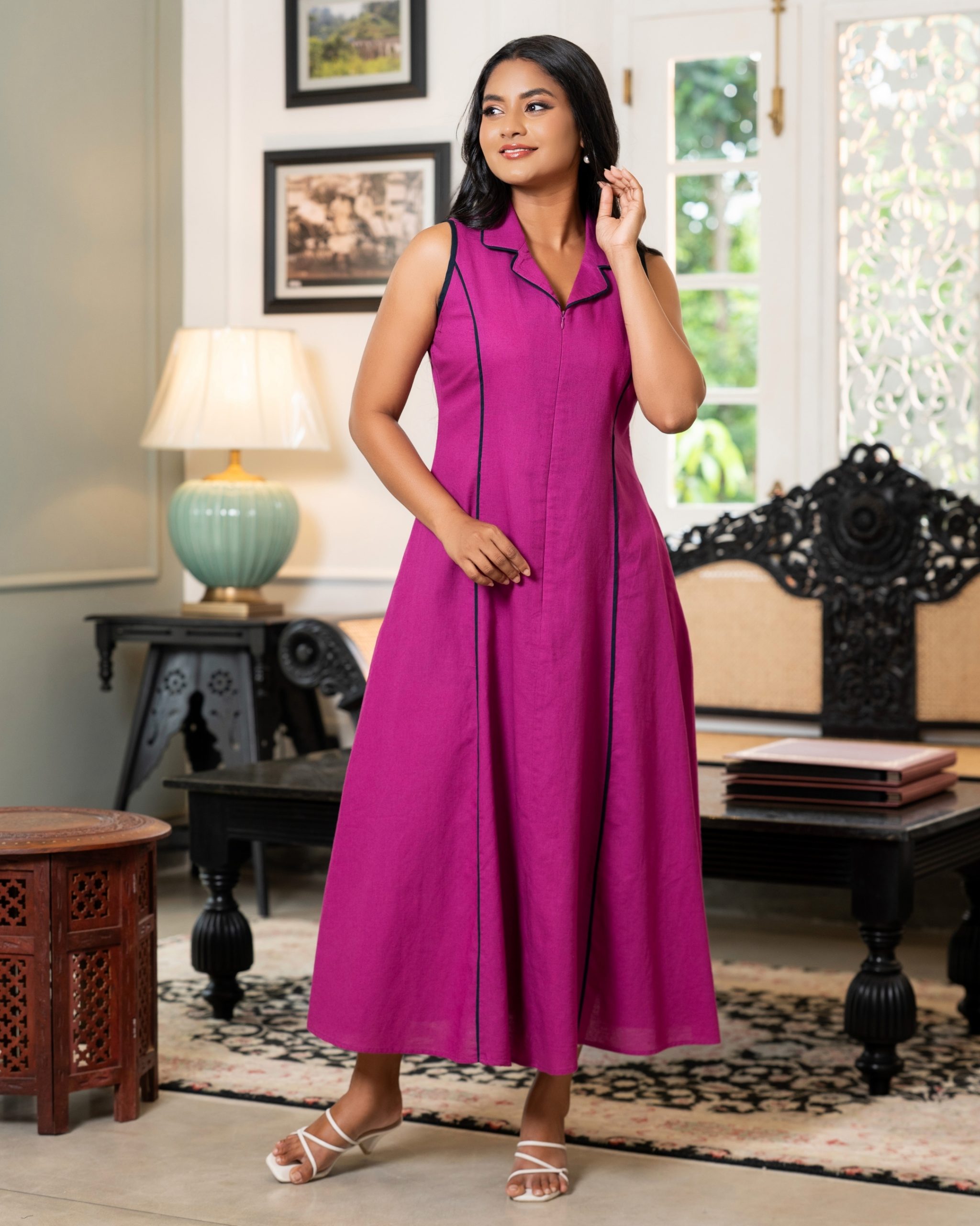 Sleeveless A-Line Maxi Dress with Contrast Piping - Image 4