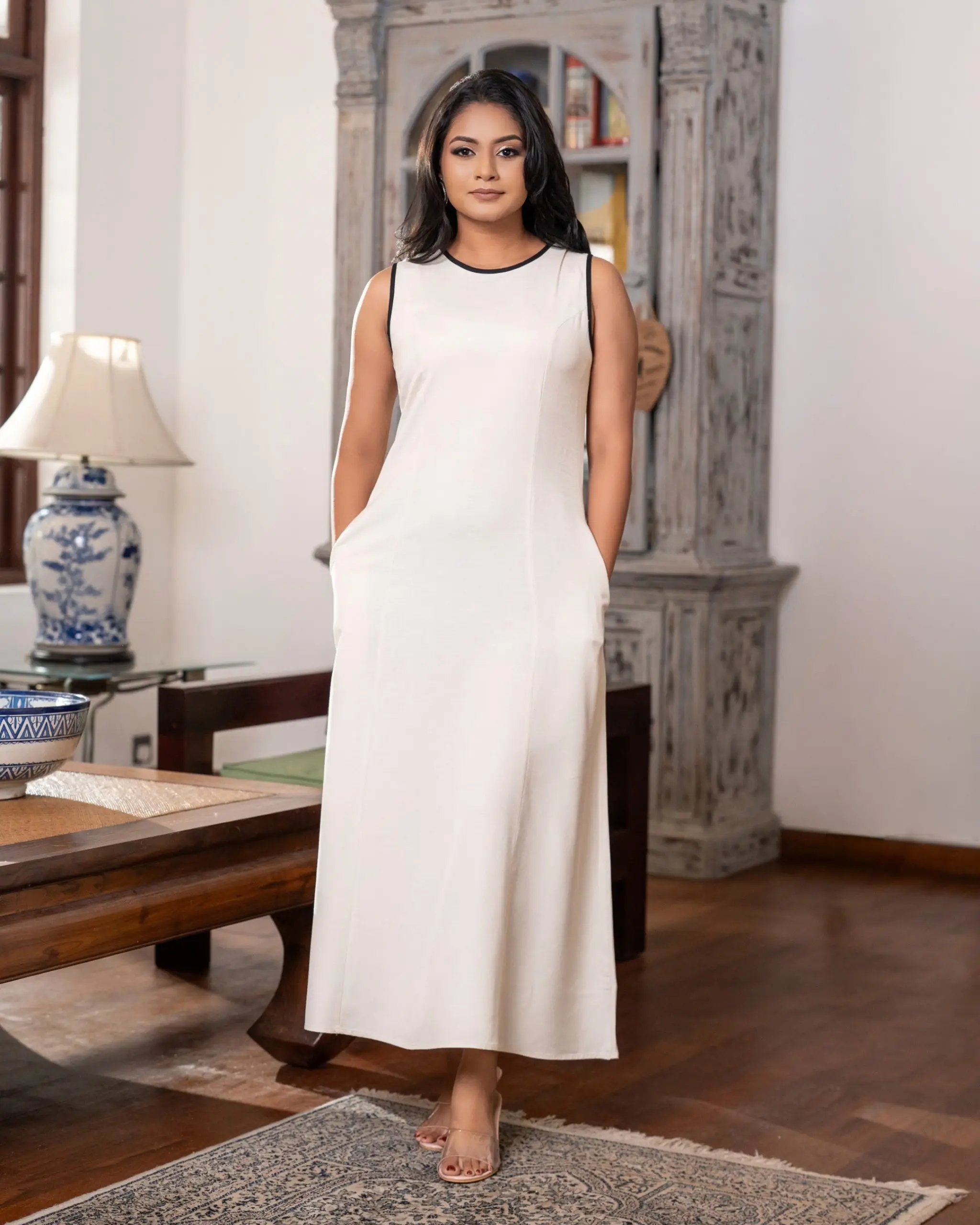 Contrast Detail Sleeveless Maxi Dress