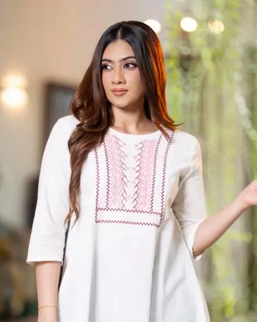 Embroidered High Low Hem Detailed Kurta Top