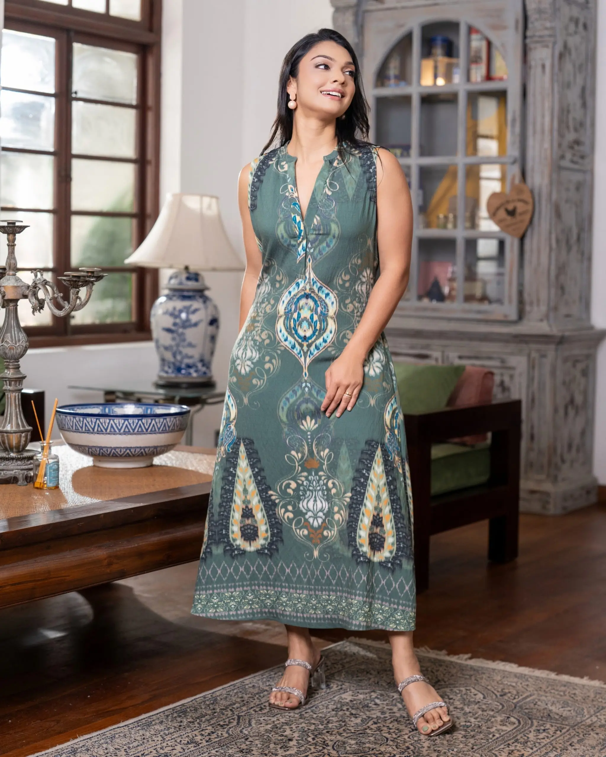 Sleeveless Mandarin-Collar V-Neck Maxi Dress - Image 3