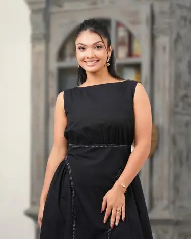 The Contour Stitch Midi Dress