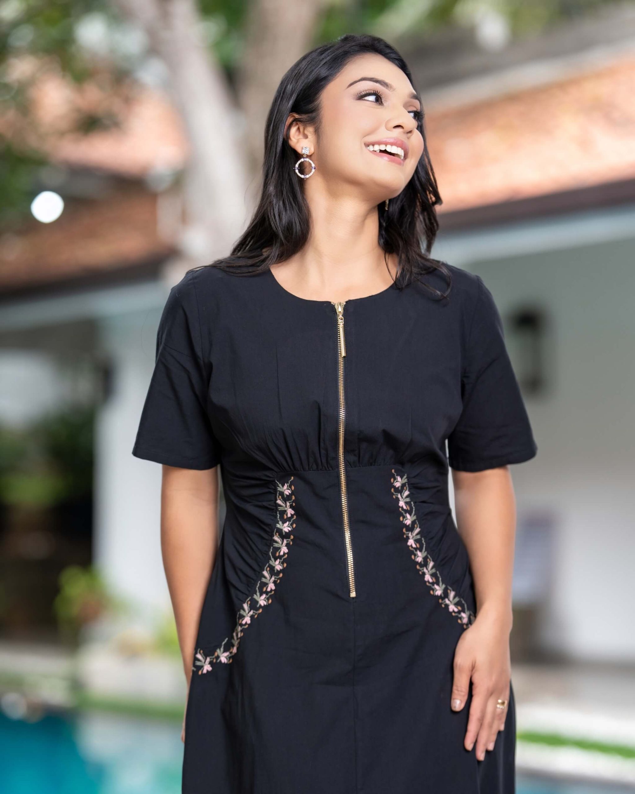 Zipper Detail Cinch-Waist Gathered Embroidery Maxi Dress - Image 5