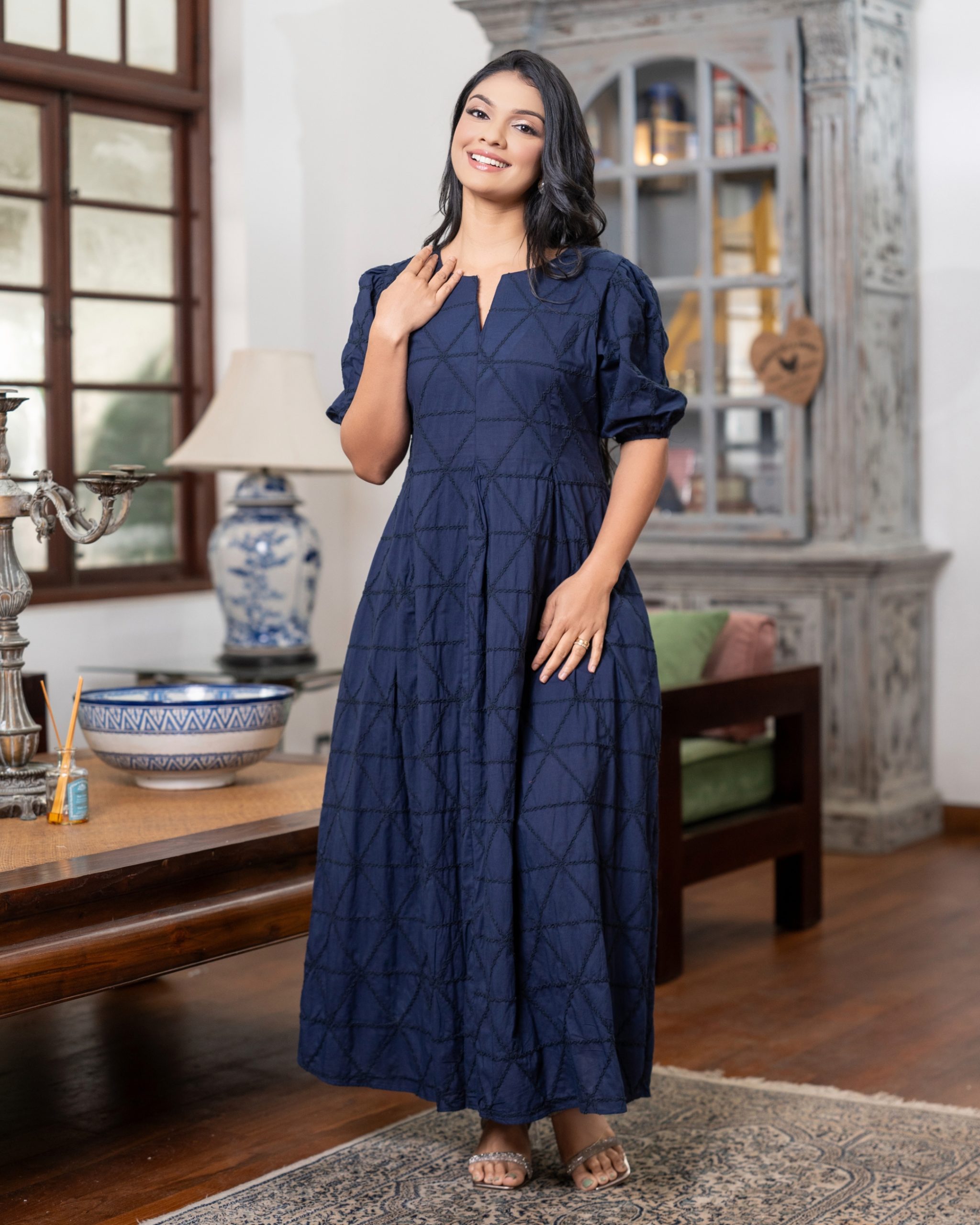 Split-V Neck Puffed Sleeve Cross-Hatch Textured Maxi Dress - Image 2