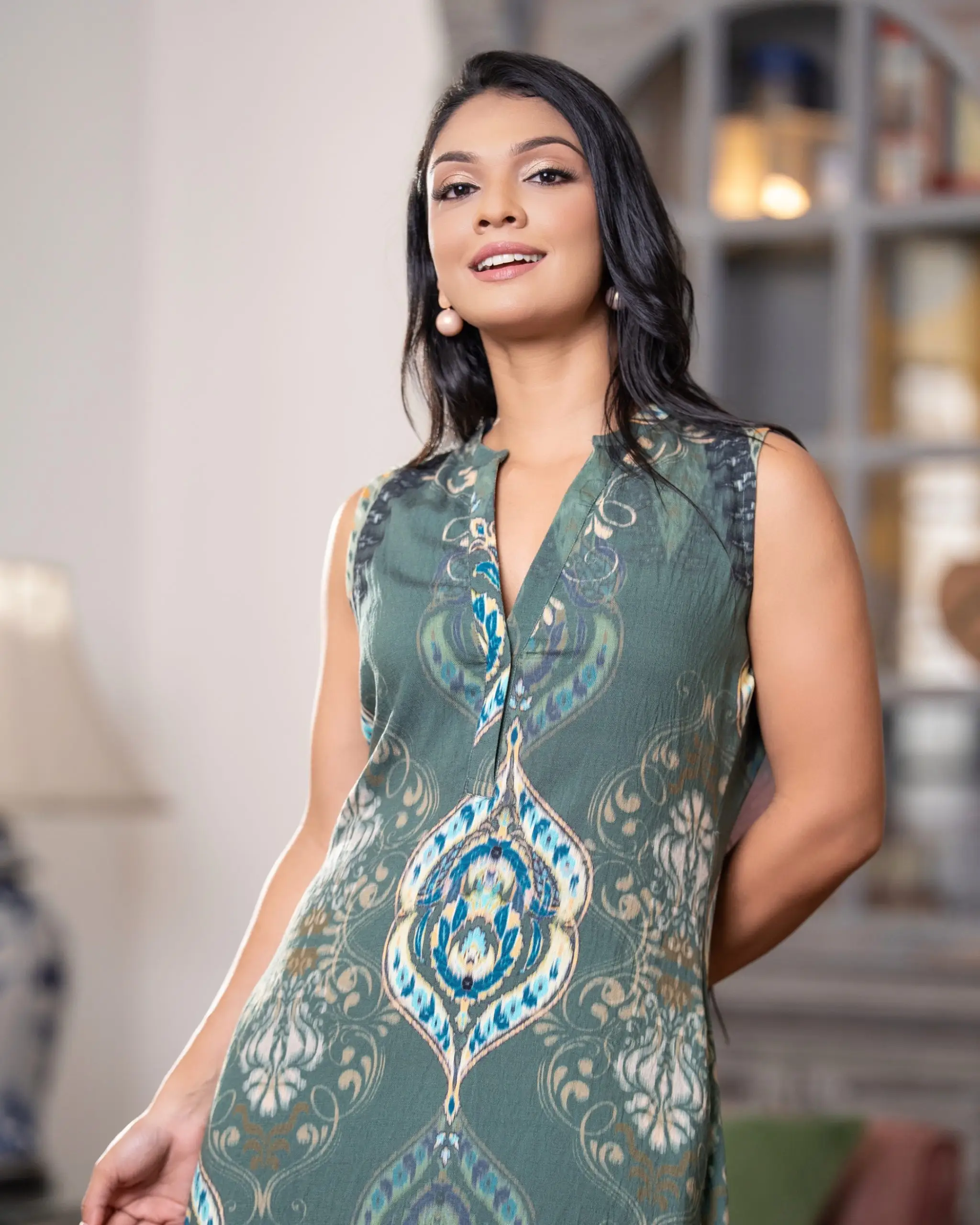 Sleeveless Mandarin-Collar V-Neck Maxi Dress - Image 5