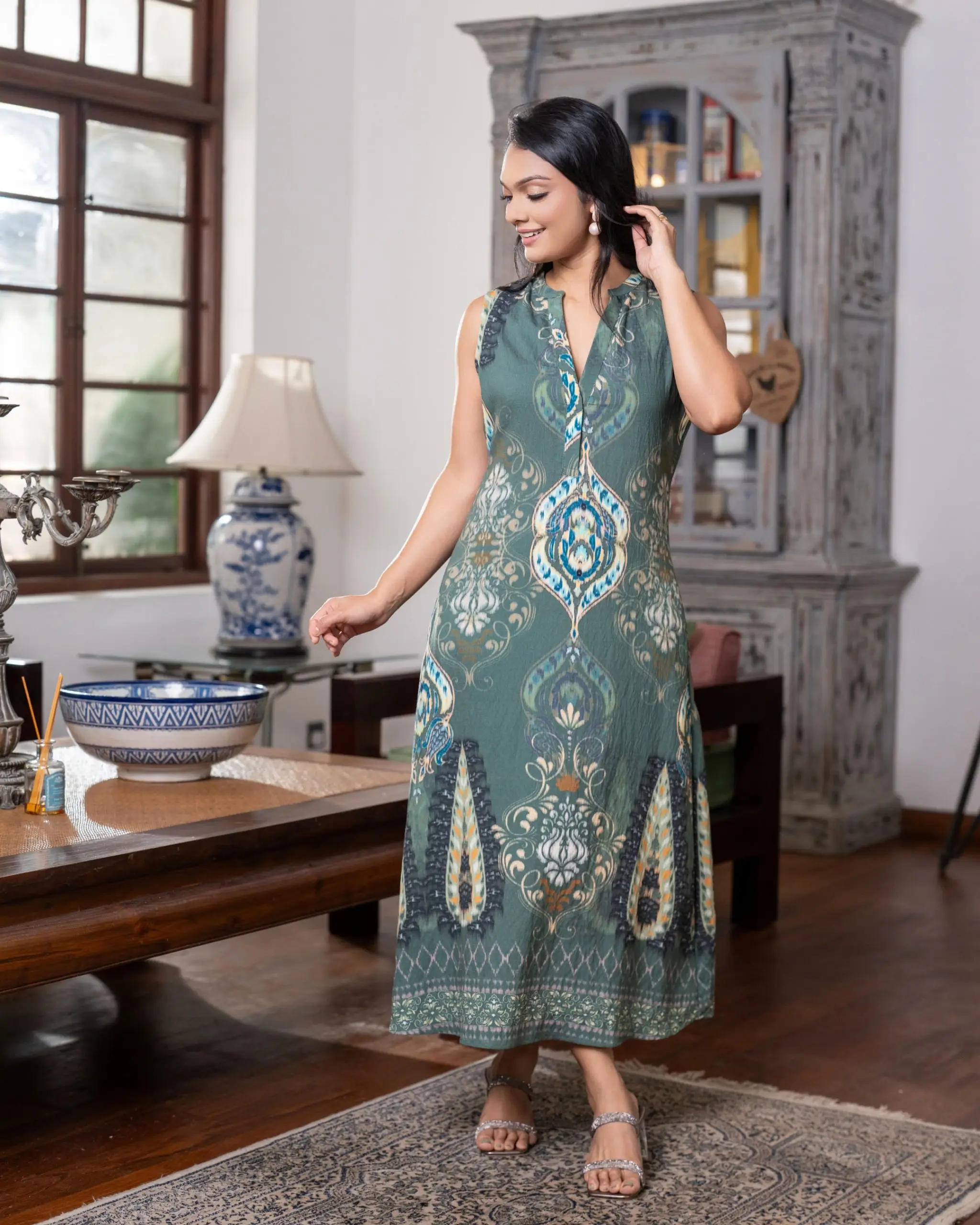 Sleeveless Mandarin-Collar V-Neck Maxi Dress - Image 2