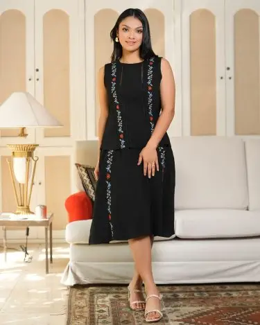 Lace Detailed Sleeveless Embroidery Two-Piece Set