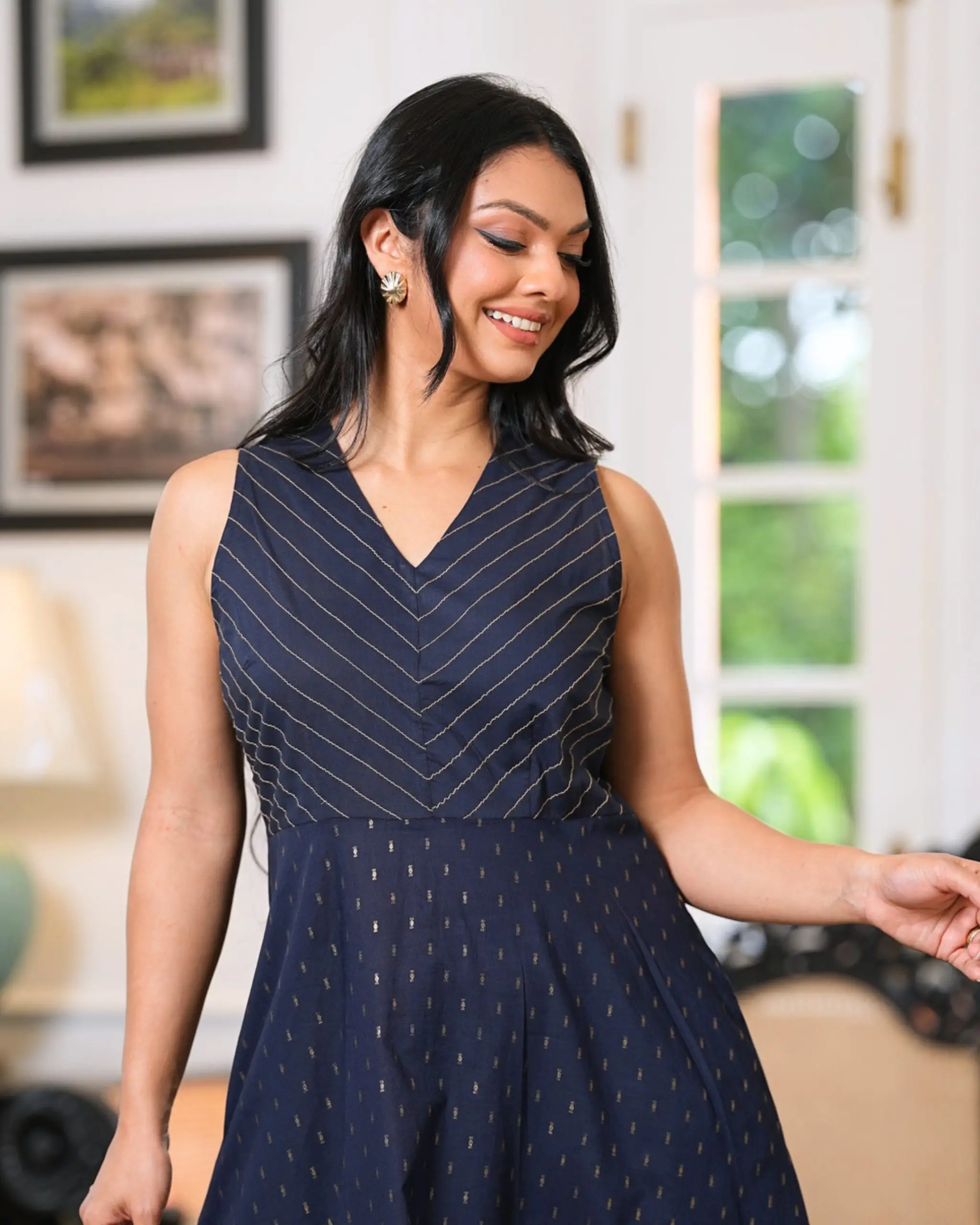 Sleeveless Maxi Dress with Thread Details - Image 4