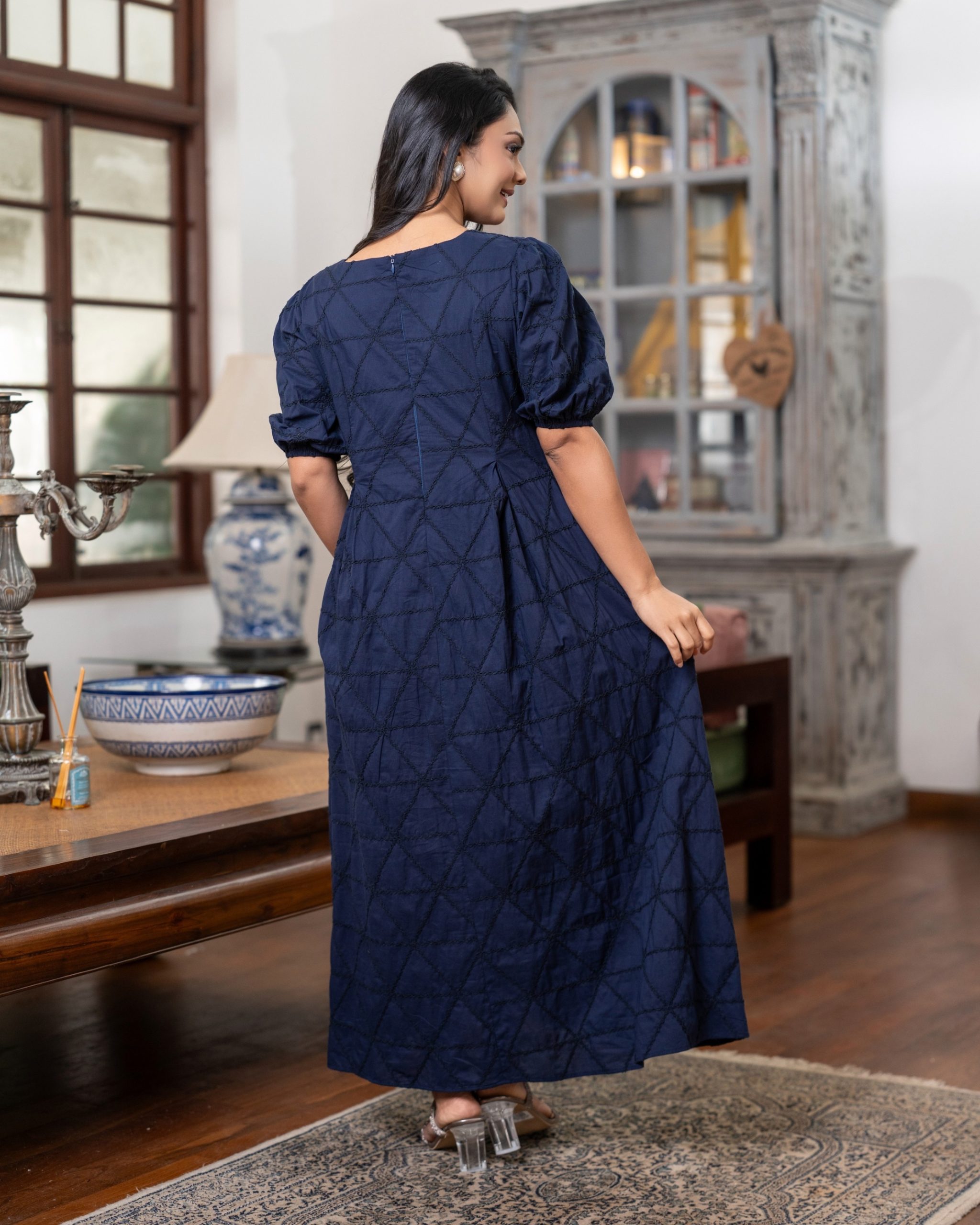 Split-V Neck Puffed Sleeve Cross-Hatch Textured Maxi Dress - Image 5