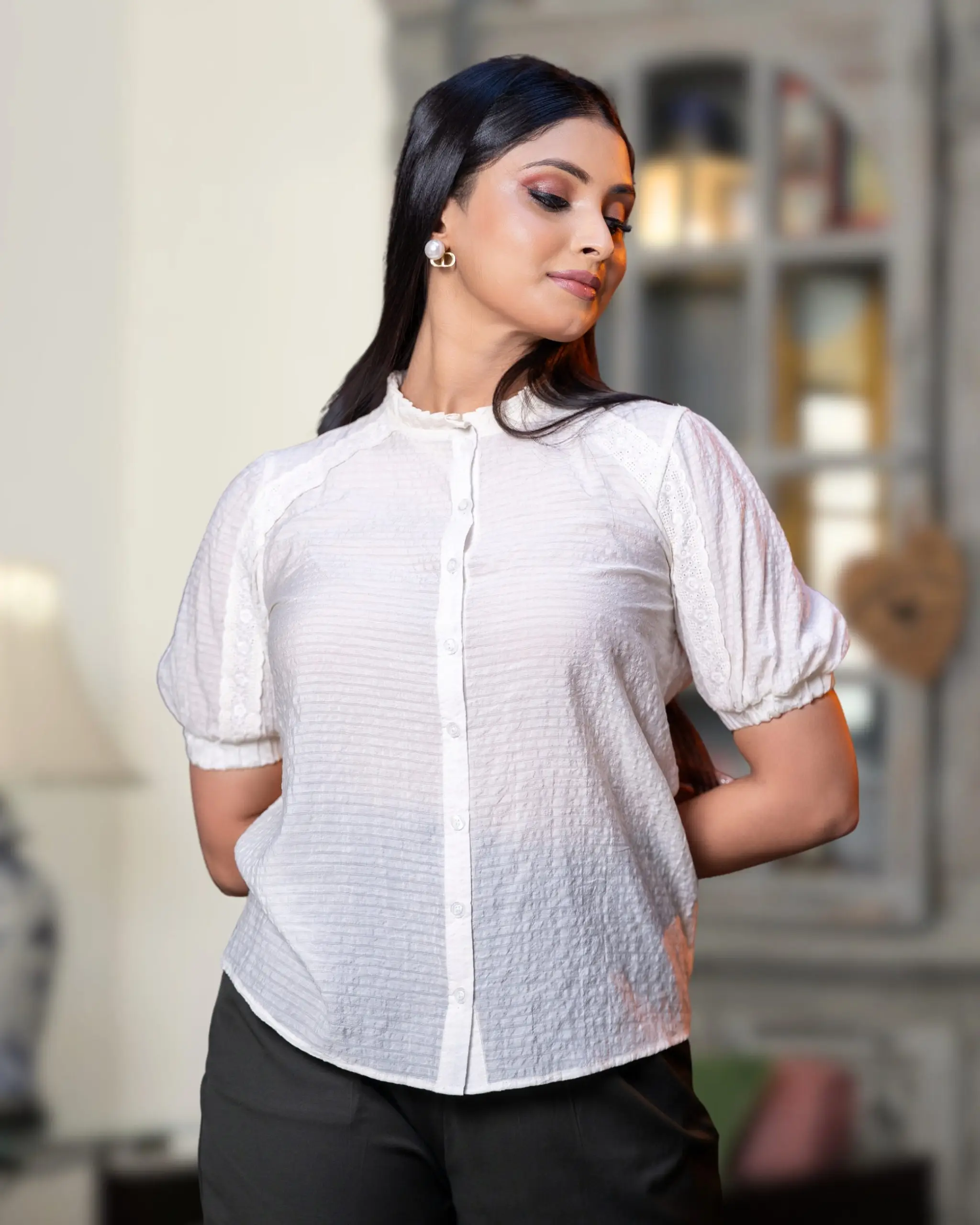 Lace Detailed Puffed Sleeved Blouse - Image 3