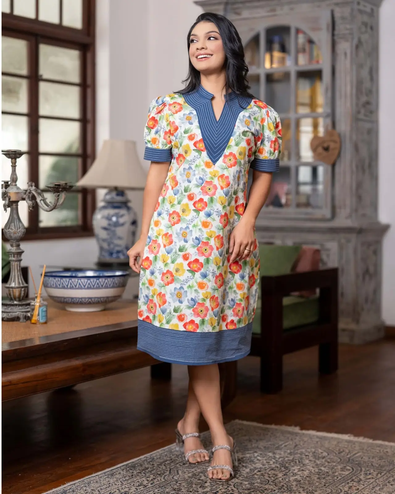 V-Neck Split Collar Short Shift Dress with Contrast Banding - Image 4
