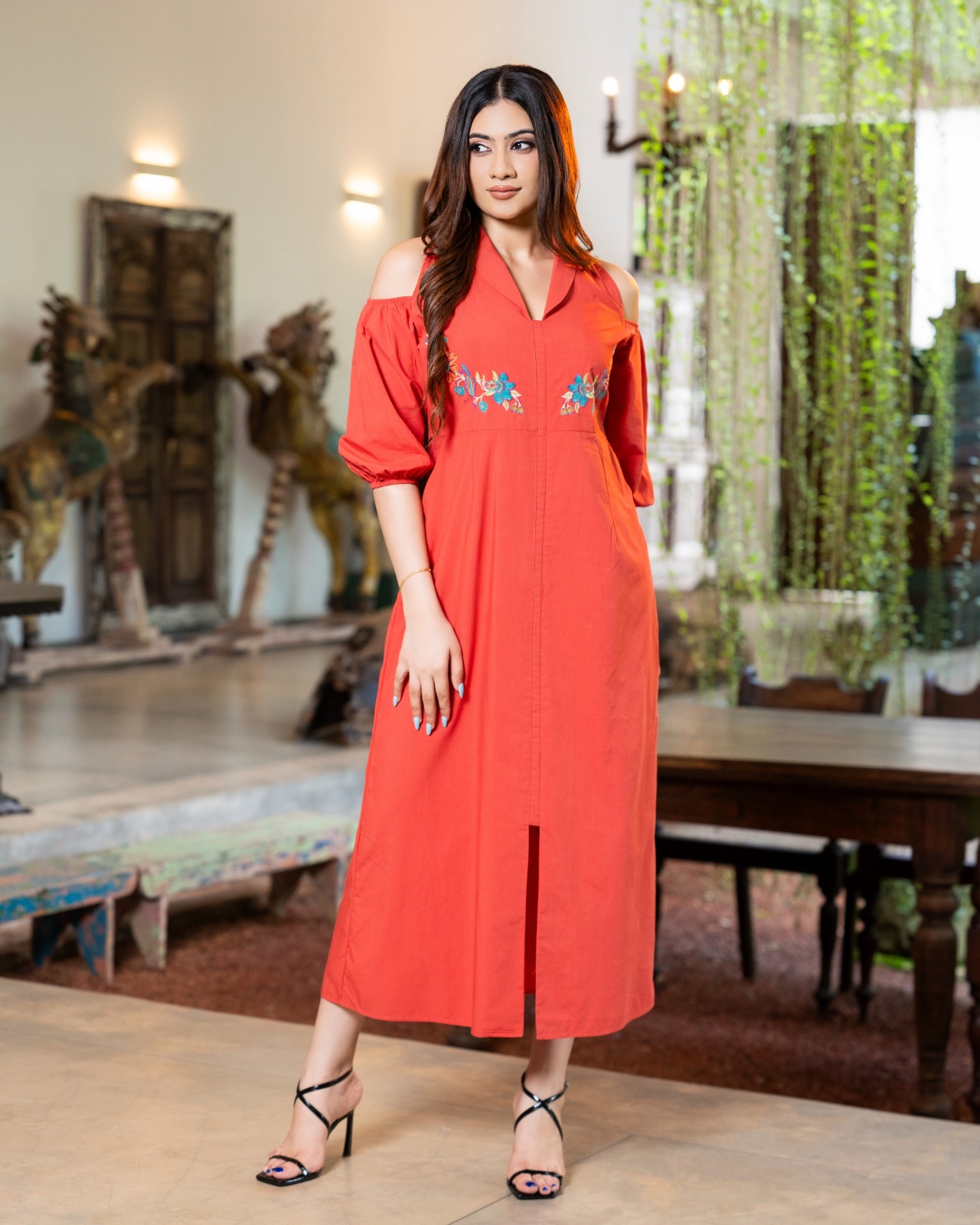 Lapel Collared Cutout Detailed Embroidery Midi Dress - Image 2