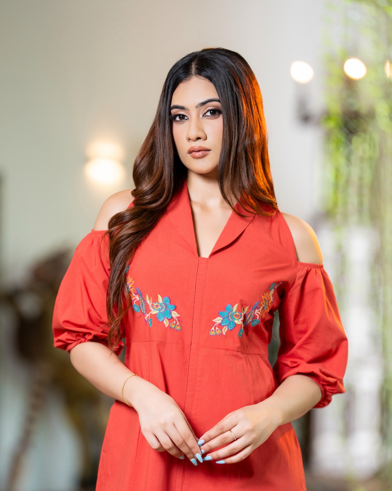 Lapel Collared Cutout Detailed Embroidery Midi Dress - Image 4